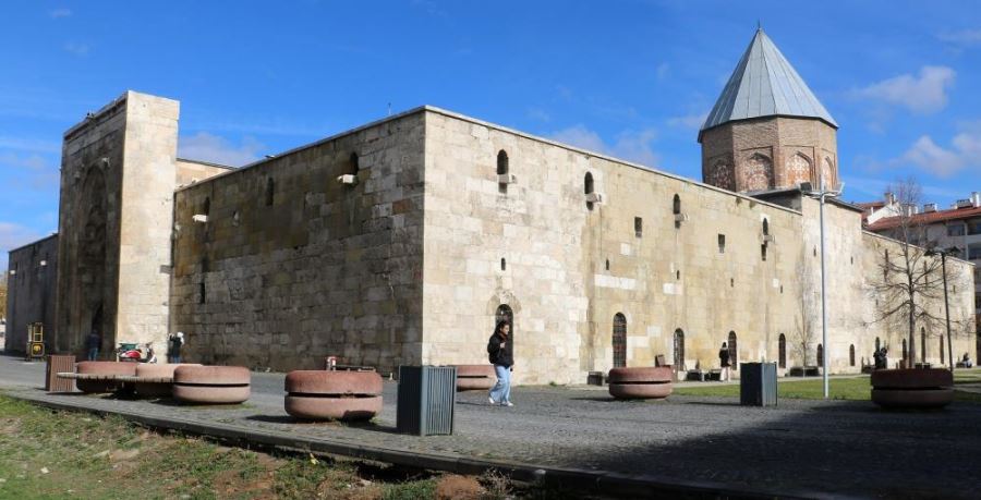 Sivas, Dünya’nın en eski hastanelerinden birine ev sahipliği yapıyor