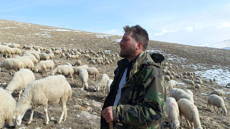 Sivaslı çoban sosyal medyayı salladı