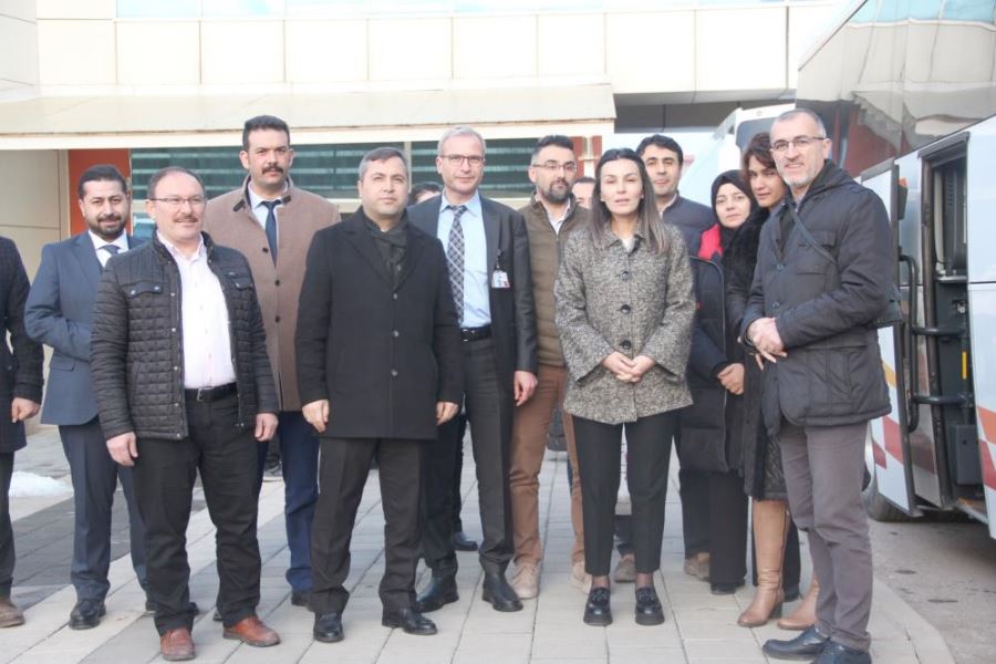 Sivas’ta 101 sağlık personeli Kahramanmaraş’a uğurlandı