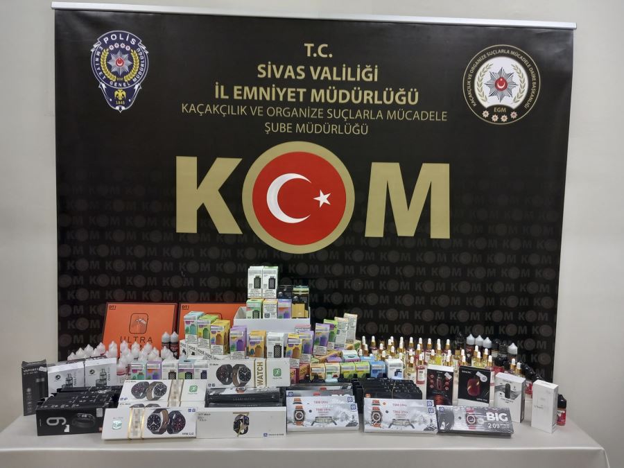 Sivas’ta kaçak elektronik sigara ve dijital saat operasyonu