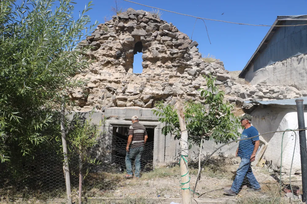 Definecilerin talan ettiği kilise restore edilmeyi bekliyor