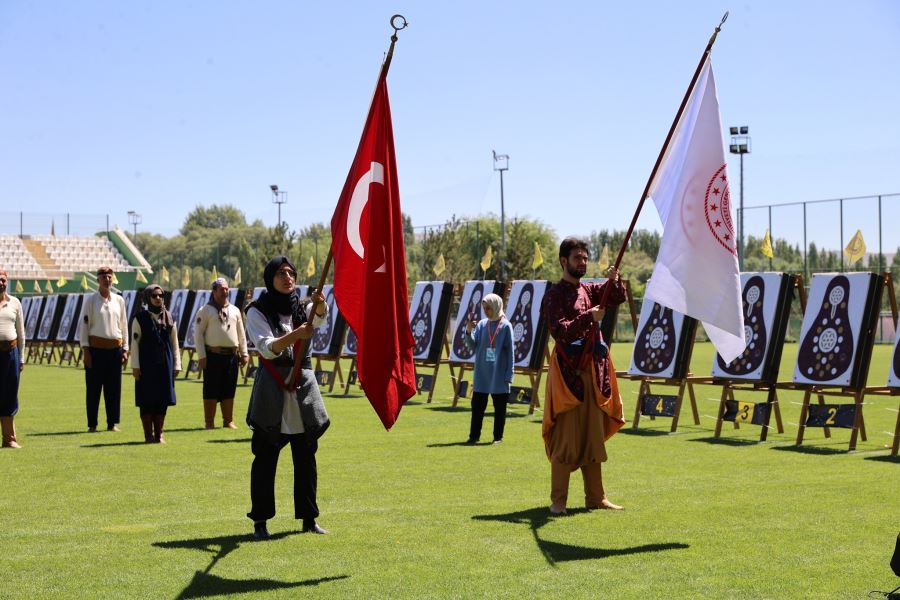 Geleneksel Okçuluk Gençler Açık Hava Puta Türkiye Şampiyonası, Sivas’ta başladı
