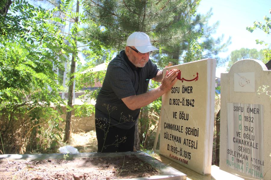 Şehitlerinin mezarına gidemeyince köylerinde temsili mezar yaptılar