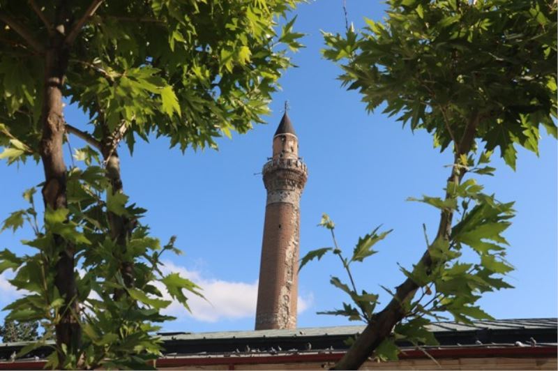 Tarihi Ulu Cami’nin minaresinde restorasyon başladı