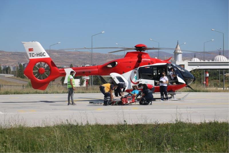 Ambulans helikopter hayat kurtarıyor