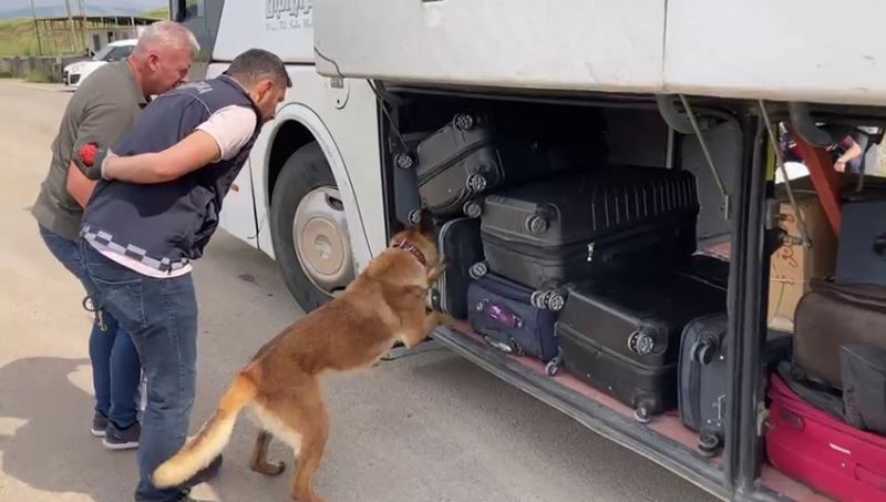 Ayakkabı tabanından uyuşturucu çıktı