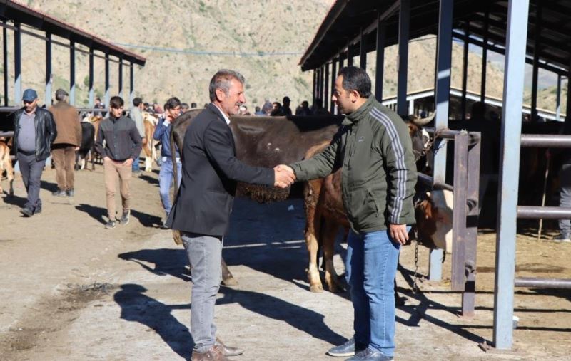 Bu bayram Kurban kesmek yürek ister!