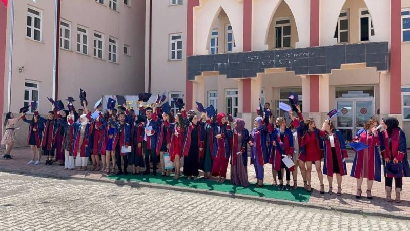 Kangal’da mezuniyet coşkusu