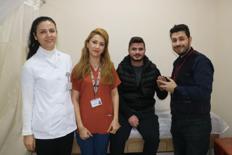 Kopan parmağı göbeğinde yeniden büyütüldü