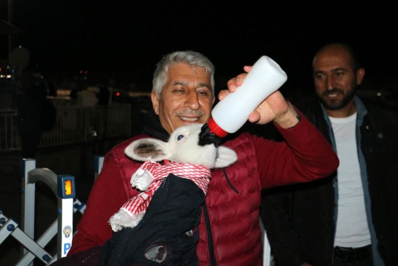 Kuzusu maça alınmayınca stadyumu terk etti