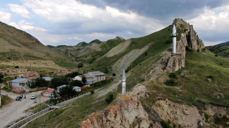 Minareleri görüp gelenler, camiyi bulamıyor!