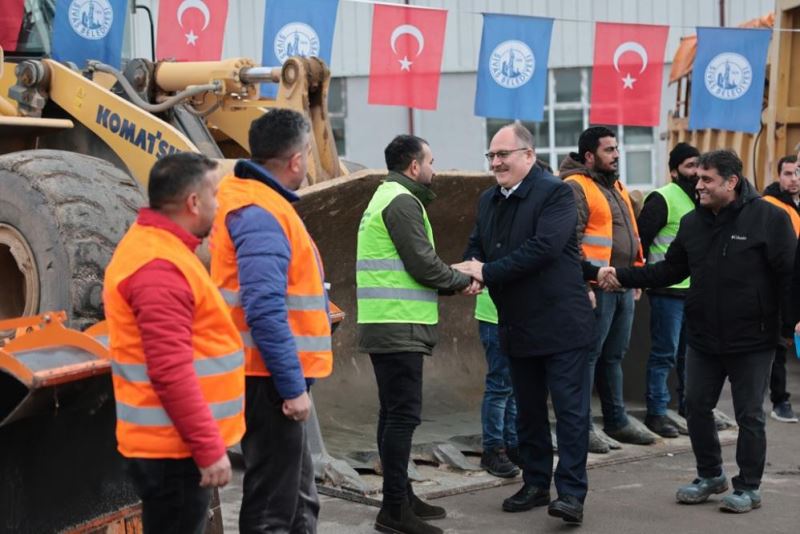 Sivas Belediyesi 300 personel 74 araçla kışa hazır