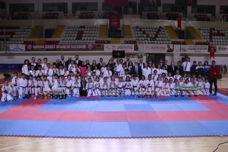 Sivas karate il şampiyonası sona erdi