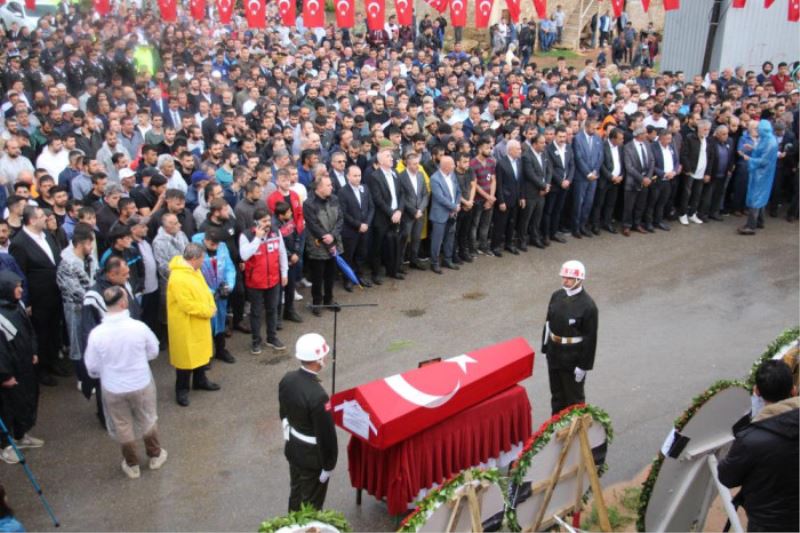 Sivas şehidini tekbirlerle uğurladı