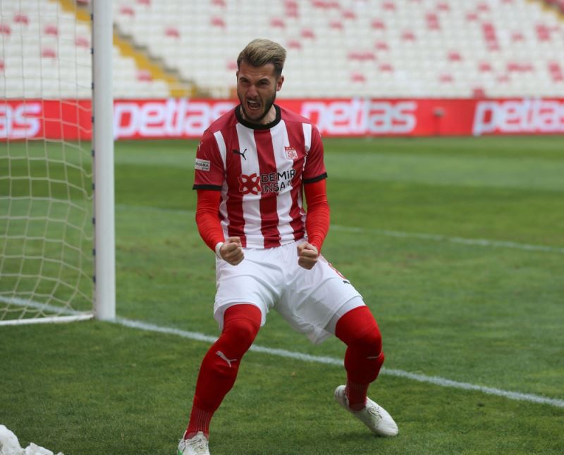 Sivasspor, Robin Yalçın’a kancayı taktı