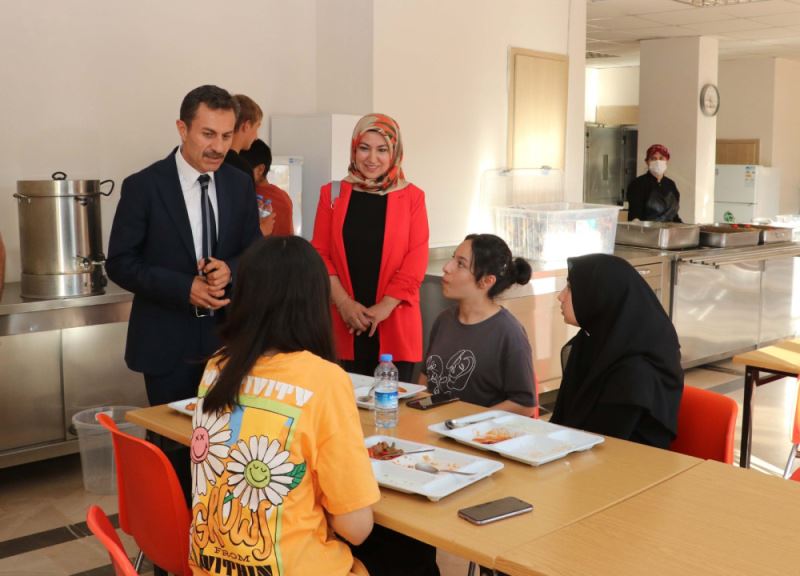 Sivas’ta 15 bin 828 öğrenciye ücretsiz yemek…