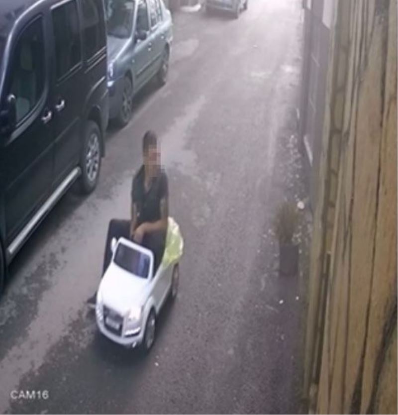 Sivas’ta çaldığı akülü aracı taşıyamayınca sürüp uzaklaştı