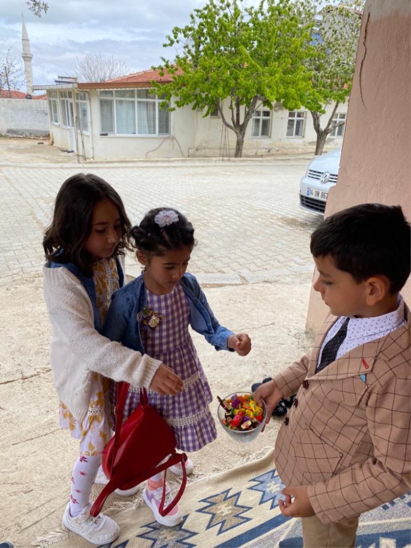 Sivas’ta çocuklar bayram sevincini hep beraber yaşadı