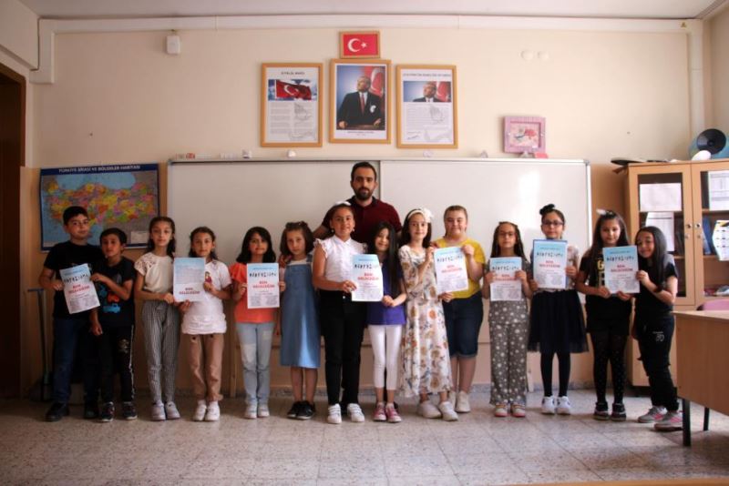 Sivas’ta İlkokul öğrencileri sponsor arıyor