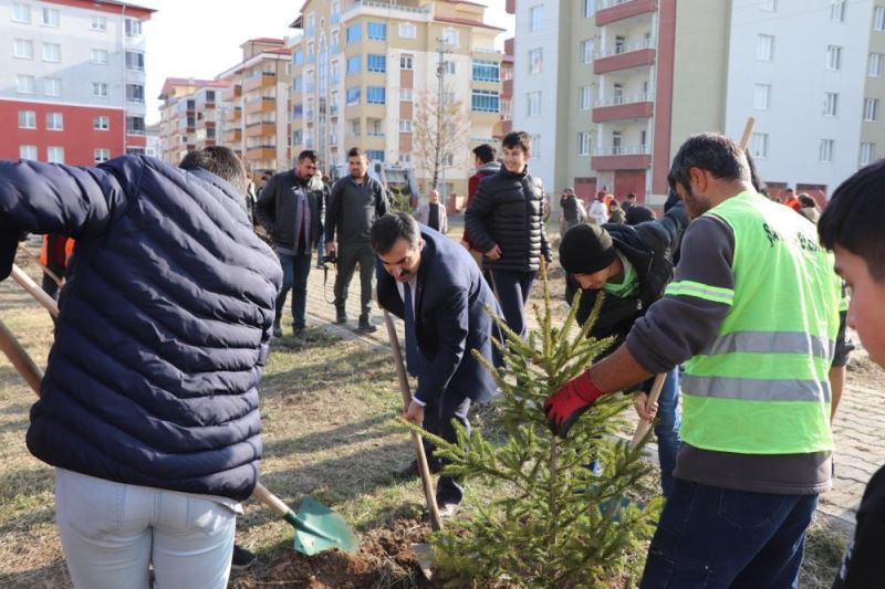 Sivas’ta özel çocuklar için fidan dikildi