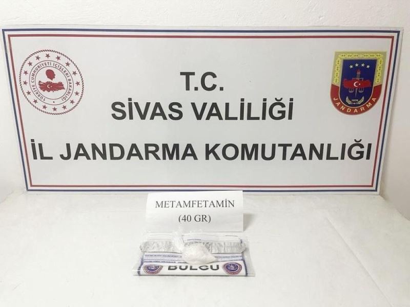 Jandarma ekipleri uyuşturucuya göz açtırmıyor