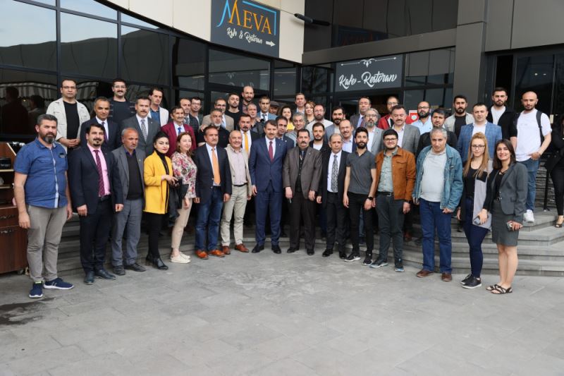 Vali Ayhan, emanet bırakarak veda etti